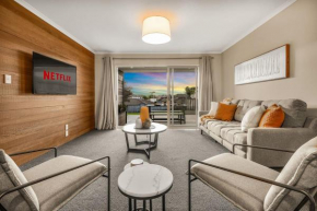 Stylish with an Outdoor TV - By KOSH BNB, Hamilton
